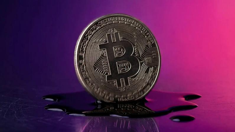 Bitcoin: baleia vende ETF da BlackRock em dark pool