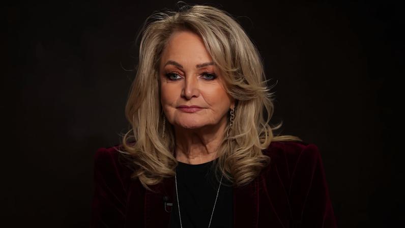 Bonnie Tyler in a velvet jacket.