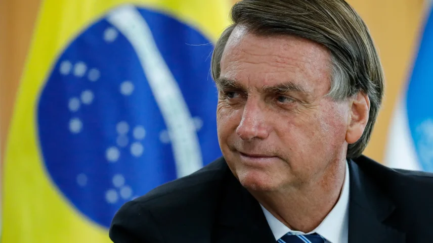 Defesa de Bolsonaro recorre a Fachin para anular condenação no STF