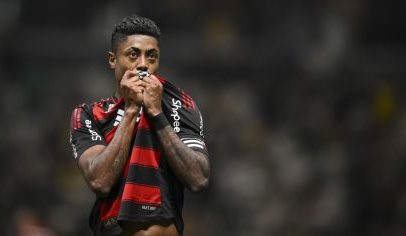 Bruno Henrique ganhará busto no Flamengo após renovação de contrato