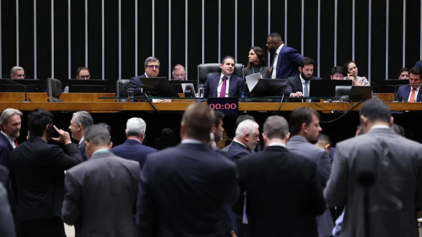 Câmara aprovou projeto de lei que cria a Política Nacional de Minerais Críticos e Estratégicos. (Foto: Kayo Magalhães / Câmara dos Deputados)