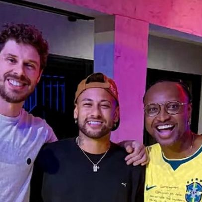 Neymar realiza festa com família e amigos para acompanhar convocação da Copa