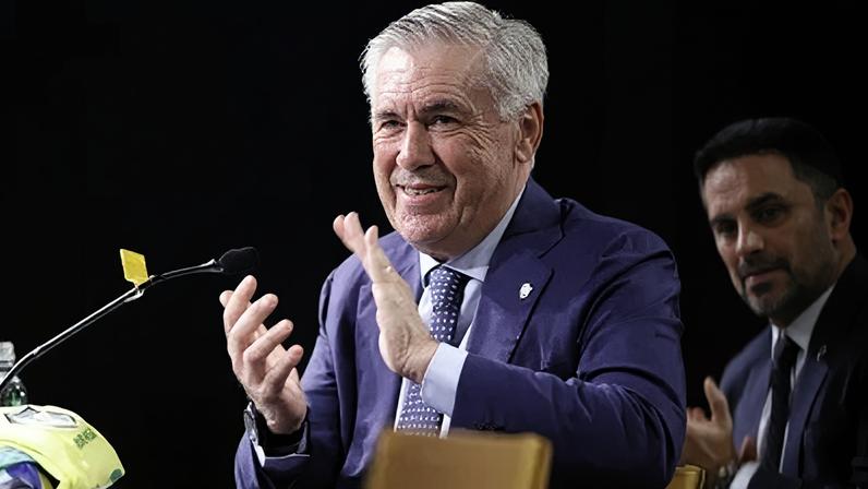 Carlo Ancelotti durante a apresentação como técnico da Seleção Brasileira