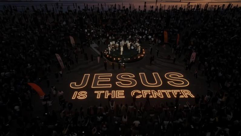 Culto em massa ocorre em Balneário Camboriú