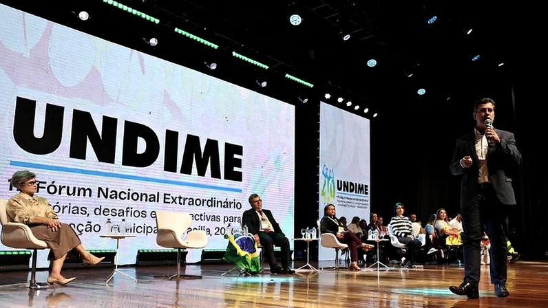 MEC discute educação com dirigentes municipais