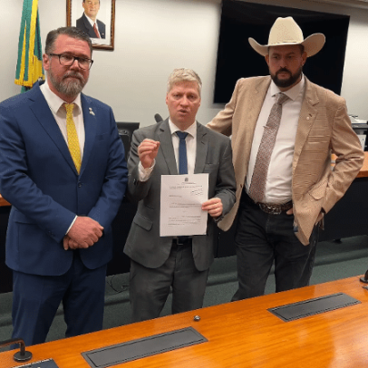 Deputados suspensos por ocupar a Mesa da Câmara recorrem à CCJ