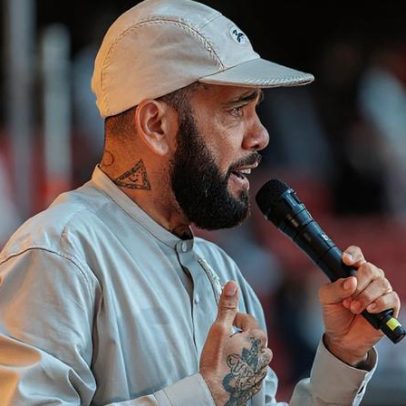 Daniel Alves participa de encontro cristão sobre liberdade