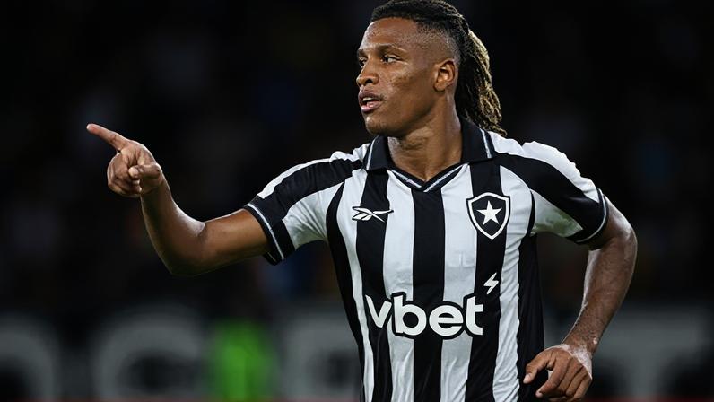 Danilo é afastado do Botafogo após convocação para a Copa