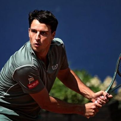 Darderi mantém embalo e encara De Minaur em Hamburgo