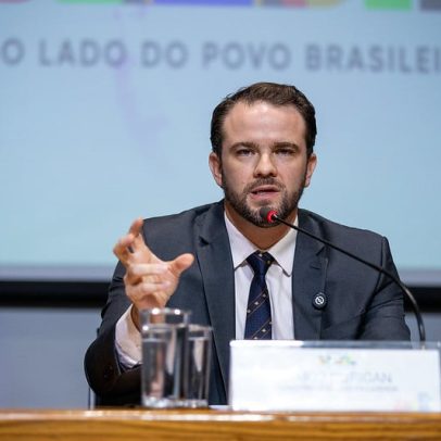 Ministro da Fazenda avalia possível recuo na taxa das blusinhas