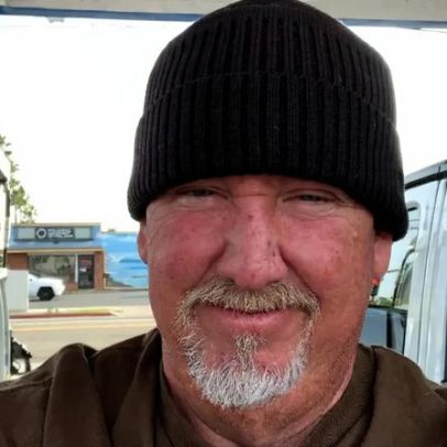 Telefone de Darrell Sheets é analisado pela polícia após morte por suicídio