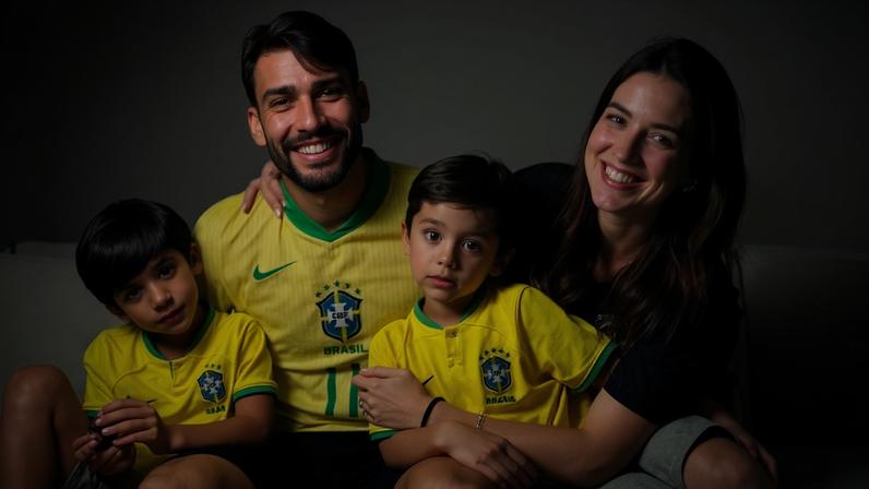 Homem viraliza ao encontrar tesouro em computador no FERRO VELHO; veja vídeo