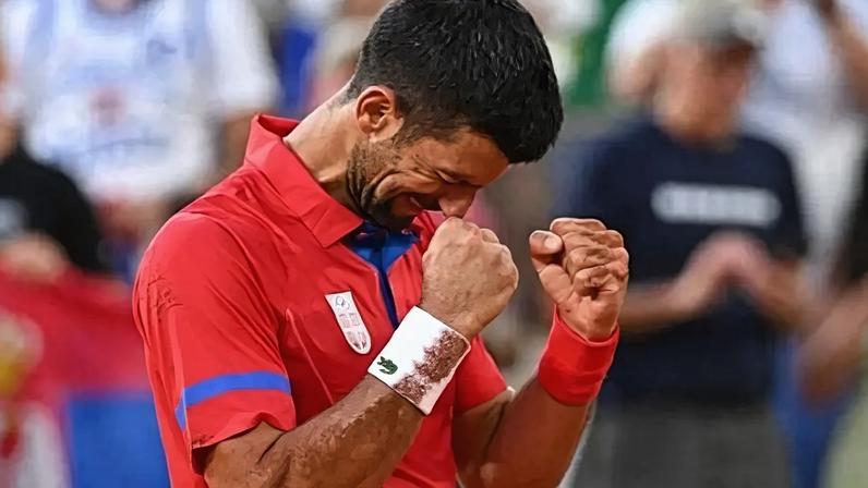 História do tênis destaca feitos emblemáticos de Djokovic em Roland Garros