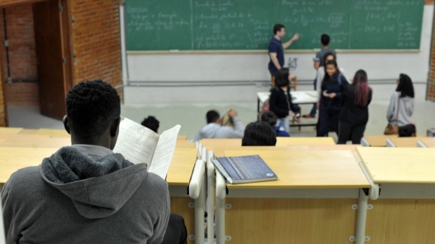 Aluno deve pagar R$ 720 mil por ocupação indevida de cota racial