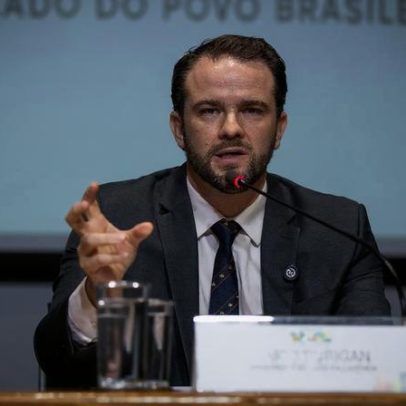 Governo avalia reajuste da taxa das blusinhas e Desenrola para adimplentes