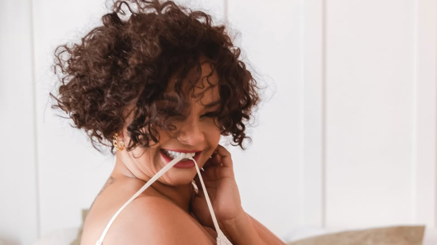 Solange Couto, 69, se pronuncia após ensaio viral em plataforma adulta