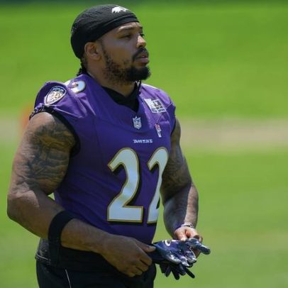 Ravens RB Derrick Henry evita lesão após colisão com companheiro nos OTAs