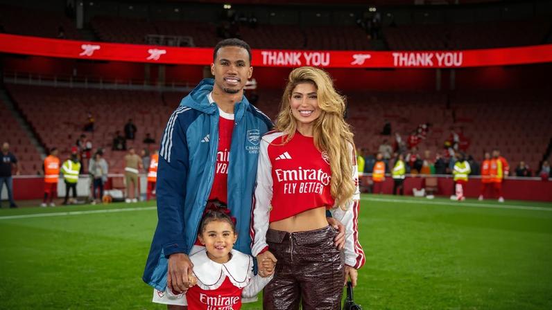Família de Gabriel Magalhães celebra convocação no Arsenal após atuação em campo