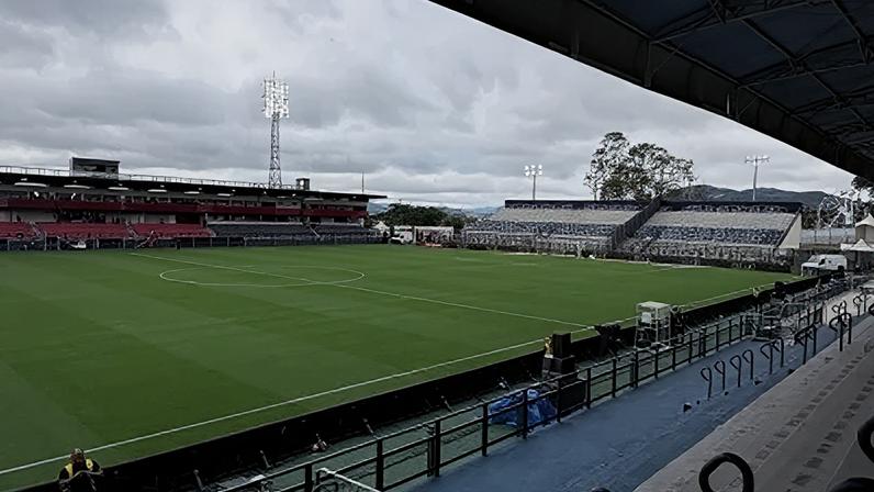 Estádio Cícero de Souza Marques, em Bragança Paulista, antes de São Paulo x Bahia