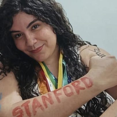 Jovem da comunidade do RJ é aprovada em Stanford e mais quatro universidades
