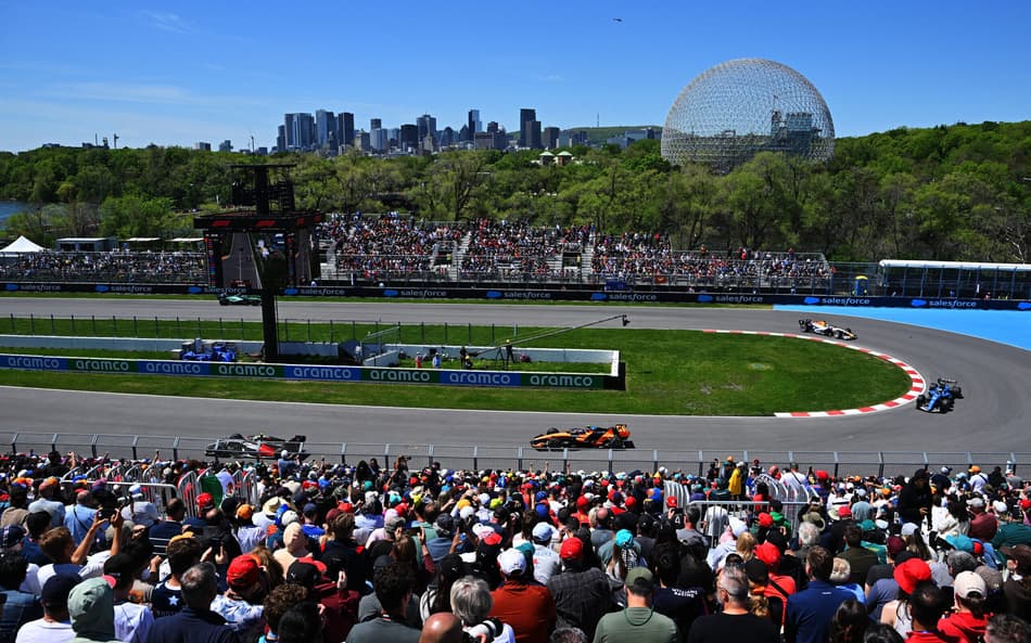 Gabriel Bortoleto liderando pelotão no GP do Canadá pela F1 2026 (Foto: Minas Panagiotakis/Getty Images/AFP)