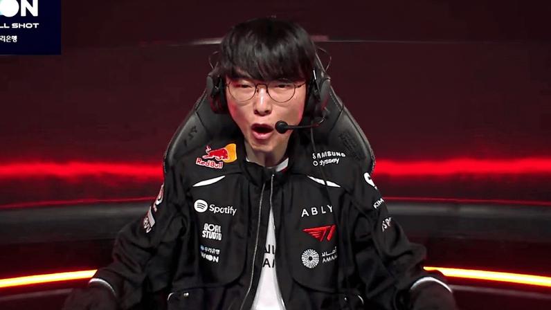 Faker protagonizou mais um momento viral na LCK 2026. Após ser solado durante uma partida da T1, o mid laner reagiu de forma curiosa.