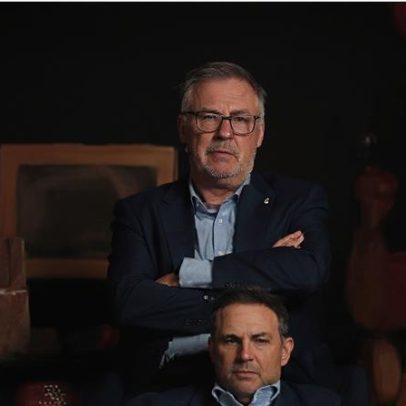 Foto de Ancelotti dormindo no jogo Athletico-PR x Flamengo é falsa por IA