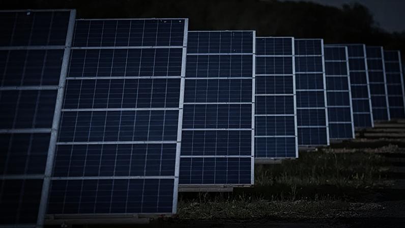 Desenvolvedores de usina solar buscam opiniões sobre grande projeto