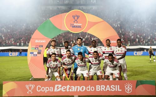 Flamengo sofre queda inédita e precoce na Copa do Brasil