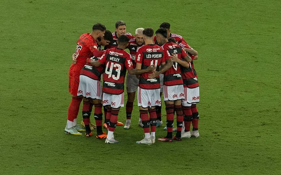 Torcedores do Flamengo ficaram na bronca com Wesley (Foto: Armando Paiva/ LANCE!)