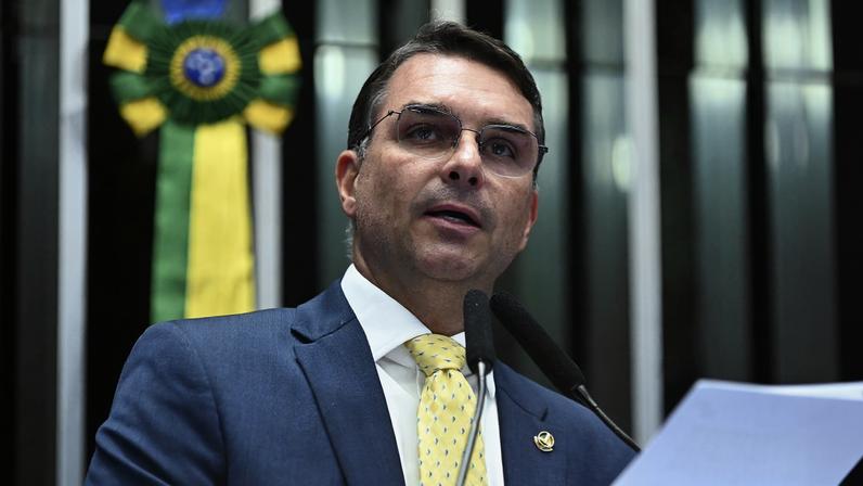 Oposição apresentou proposta alternativa à PEC do fim da escala 6"1 (Foto: Andressa Anholete/Agência Senad)