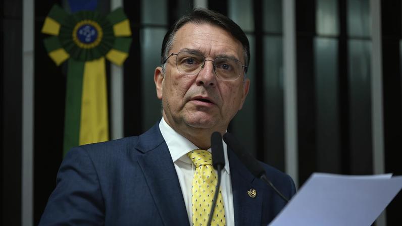 Oposição apresentou proposta alternativa à PEC do fim da escala 6"1 (Foto: Andressa Anholete/Agência Senad)