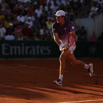 Fonseca encerra rodada diurna contra Djokovic na Philippe Chatrier