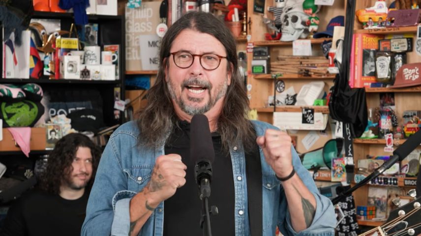 Foo Fighters apresentam grandes hits em seu primeiro Tiny Desk