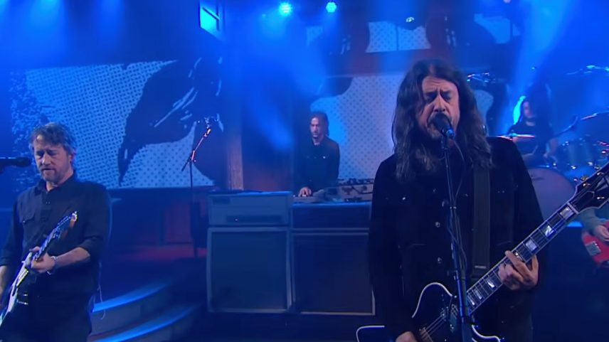 Foo Fighters estreiam faixa Window no programa Colbert
