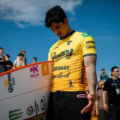 Gabriel Medina vence estreia em Raglan e avança às oitavas