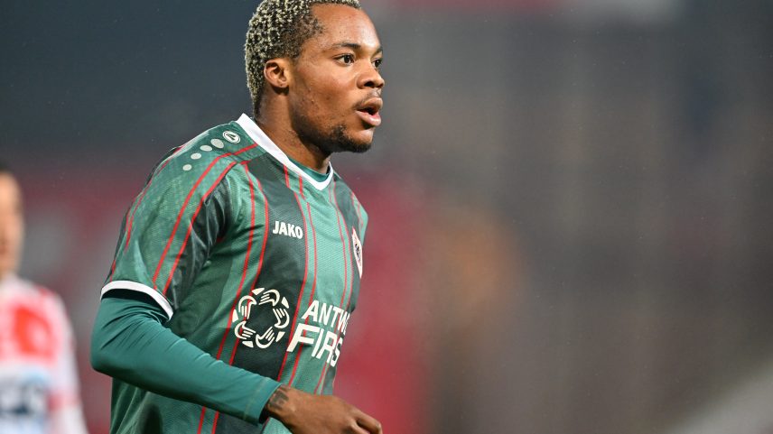 Jogador nigeriano de 21 anos morre por suspeita de intoxicação alimentar