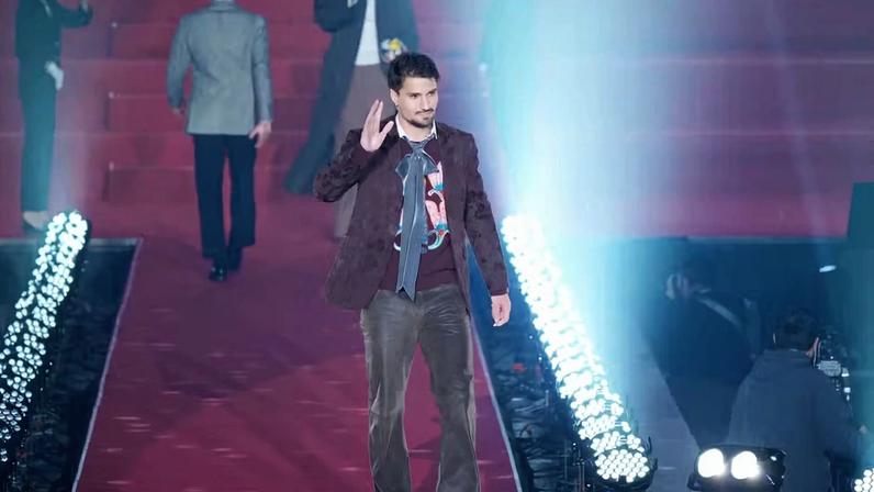 Thuler durante a premiação da J-League, em dezembro de 2025 — Foto: J.LEAGUE/J.LEAGUE via Getty Images