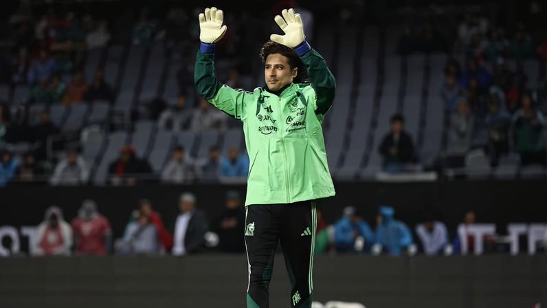 Ochoa no último amistoso do México em 2026, contra a Bélgica, em 31 de março — Foto: Geoff Stellfox/Getty Images