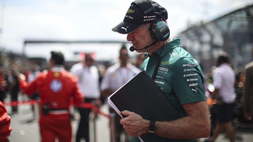 Adrian Newey no GP da Austrália da F1 em 2026 — Foto: Gongora/NurPhoto via Getty Images