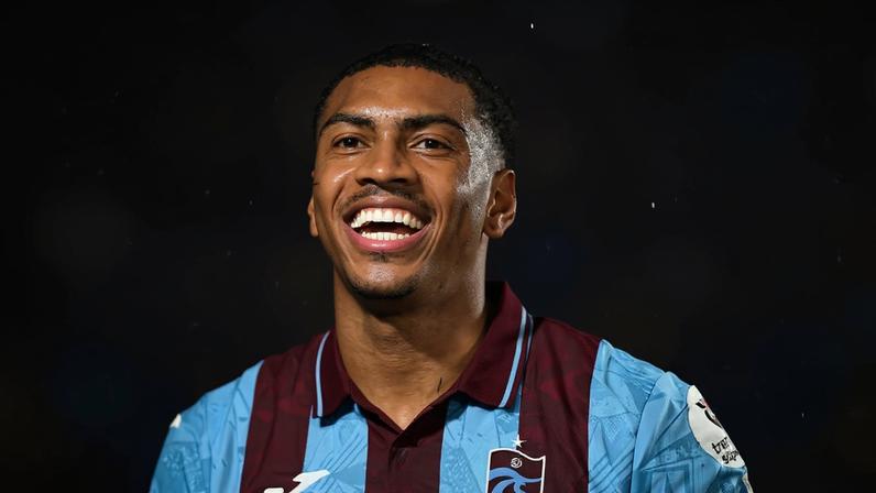 Felipe Augusto sagrou-se campeão da Copa da Turquia com o Trabzonspor — Foto: Hakan Burak Altunoz/Anadolu via Getty Images