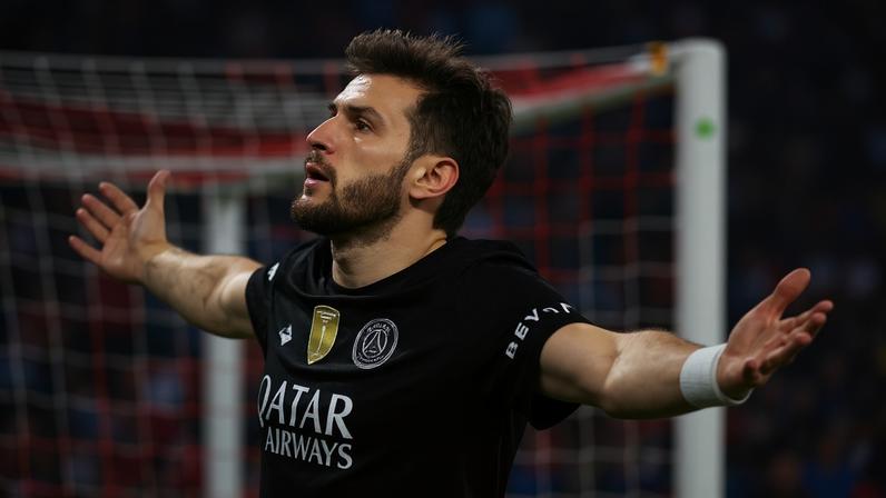 Kvaratskhelia ganhou quatro vezes o prêmio de melhor em campo ao longo desta Champions League — Foto: Getty Images