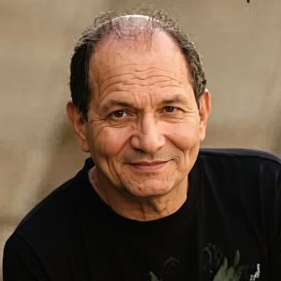 Morre aos 73 anos o cantor e compositor Gilson, conhecido por Casinha Branca