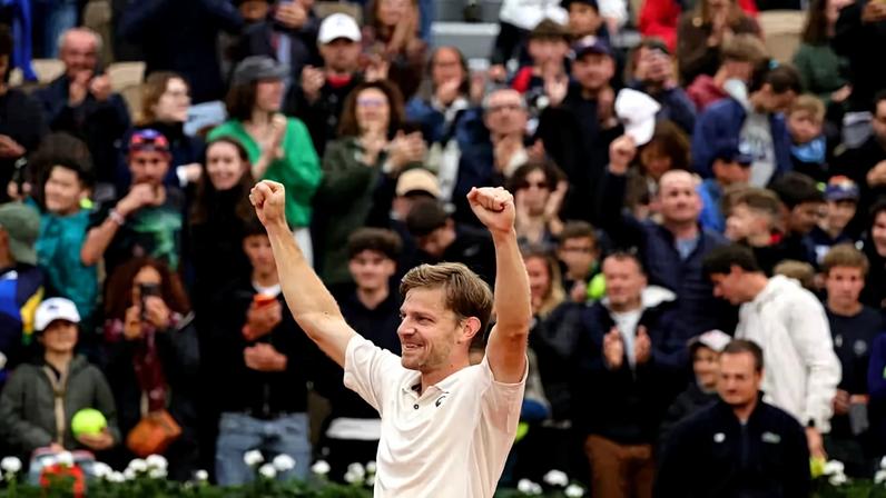 Goffin e Cecchinato vencem em Paris; Dimitrov encara Faria