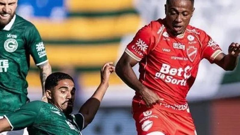 Lance de Goiás x Vila Nova pela Série B do Campeonato Brasileiro
