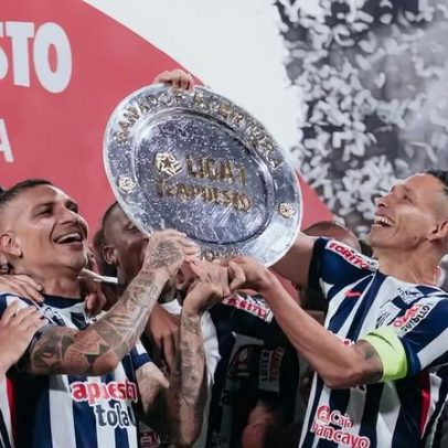 Guerrero celebra primeiro título pelo Alianza Lima, clube do coração