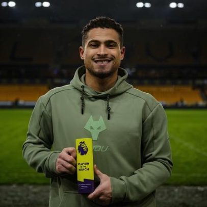 João Gomes é eleito o melhor do Wolves por fãs e colegas