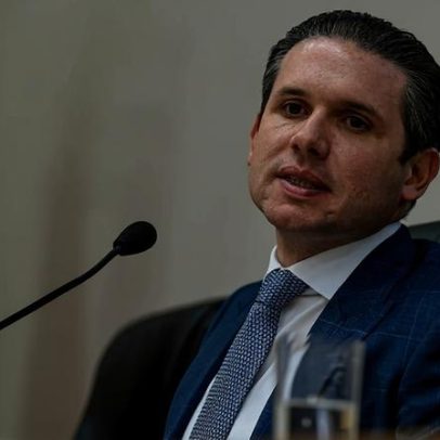 Hugo Motta promete debater IA em junho e defende regulação equilibrada na Câmara