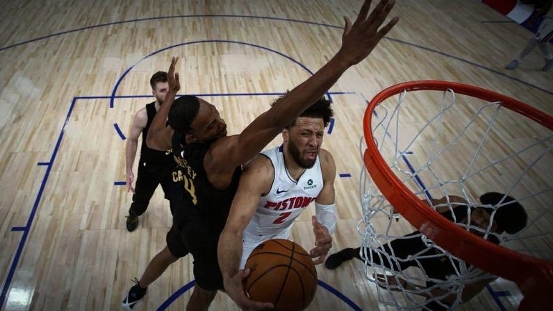 Pistons vencem Cavaliers e abrem vantagem nas semifinais da Conferência Oeste
