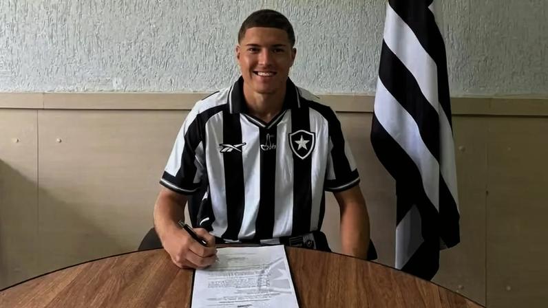Botafogo anuncia primeiro contrato de Rogerinho, multa supera 500 milhões
